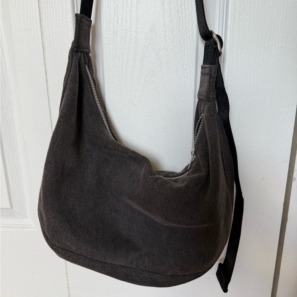 Baggu Medium Denim Crescent